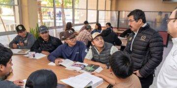 El diálogo con universitarios define el nuevo rumbo de la UAT: rector