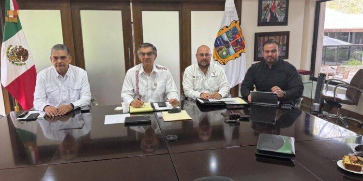 Coordina el gobernador acciones para mantener el orden en el estado