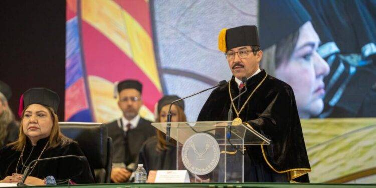 Reconoce la UAT a universitarios por su excelencia y humanismo