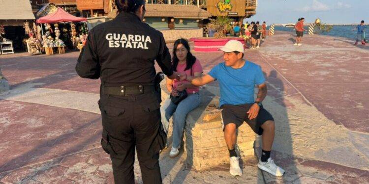 Implementa Guardia Estatal de Género campaña contra la violencia familiar en Playa Miramar