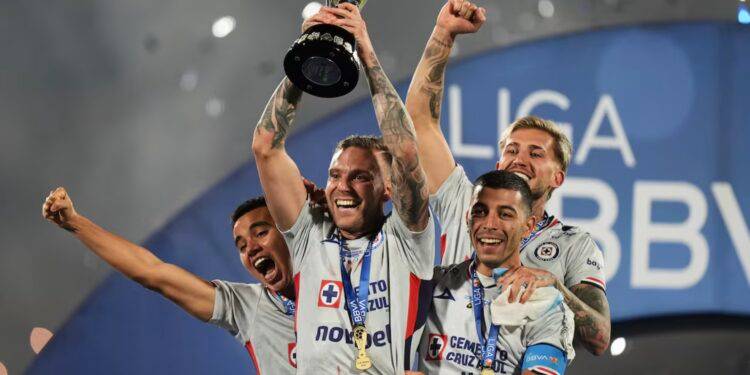 El Cruz Azul le arrebata la Liga MX a los Pumas para alcanzar su décimo campeonato