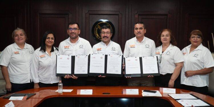 La UAT y el SUTUAT firman convenio de revisión salarial 2026