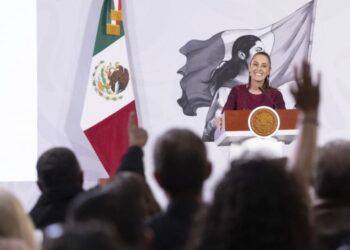Gobierno suspende clases y pide a IP implementar home office por inauguración del Mundial