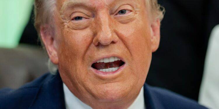 Trump amenazó con reanudar los bombardeos contra Irán: “Los vamos a atacar, y muy duro”