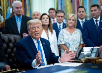 Trump y Hegseth anuncian ataques de EE. UU. con antelación