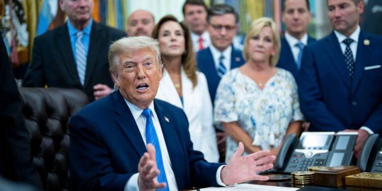 Trump y Hegseth anuncian ataques de EE. UU. con antelación