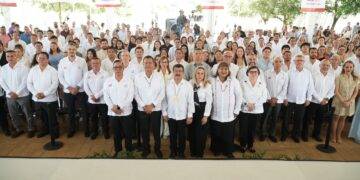 En homenaje solemne reconoce la UAT trayectoria de 215 docentes