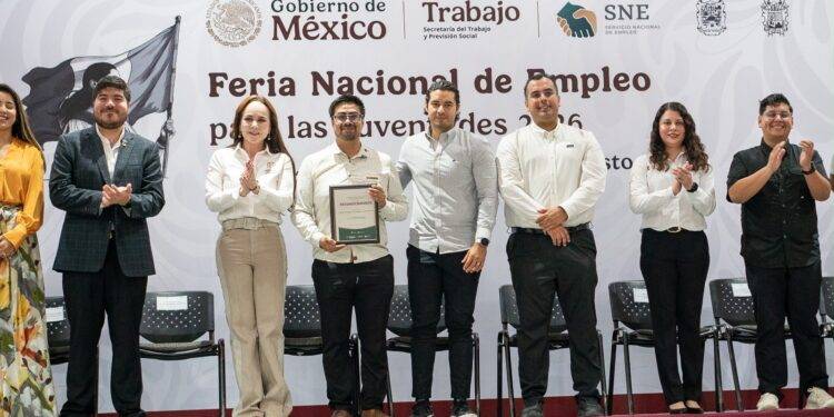 Feria de Empleo de la Juventud acercó 450 vacantes a buscadores de trabajo en Nuevo Laredo